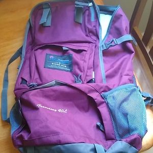 Mountaintop Travelling 40L Backpack - used once!